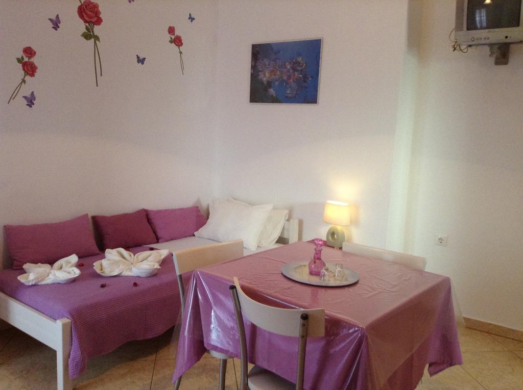 Nikoletta Rooms Parikia  Exterior photo