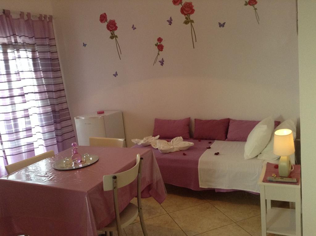 Nikoletta Rooms Parikia  Exterior photo